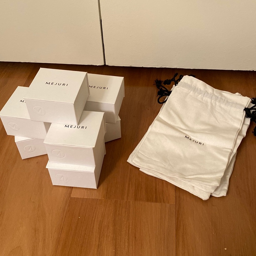 Mejuri Large Box (1) Small Boxes (7) and Large Gift Bags (7)